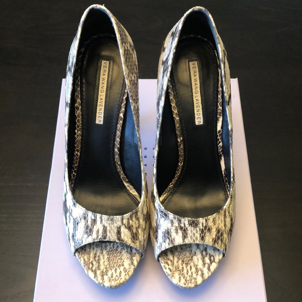 Vera Wang Lavender (8.5)
